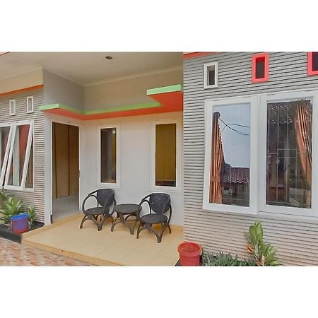 Hotel Sri Indrawati Puncak Mitra Reddoorz Bogor Exteriör bild